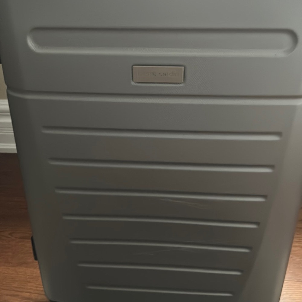 Pierre Cardin suitcase with lock in good condition